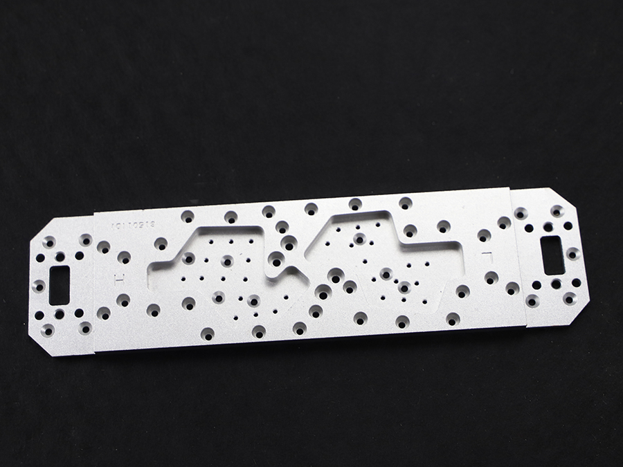 機器人(rén)零件加工(gong)